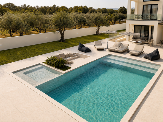 Aurea pool